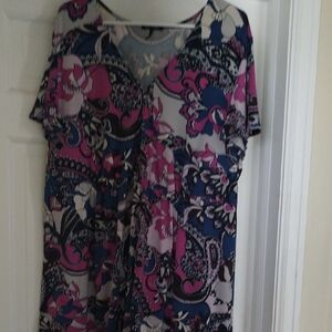 Daisy Fuentes Blue and Pink Graphic Short Sleeve Blouse
